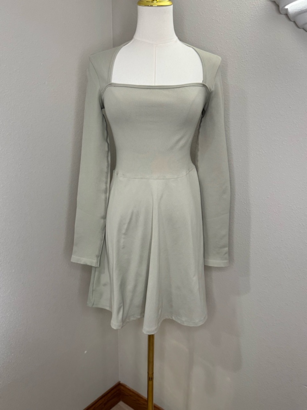 OQQ Athletic Dress Womens Medium Long Sleeve Square Neck Stretch Active Mini